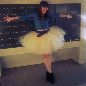 Meet your Posher, Elizabeth